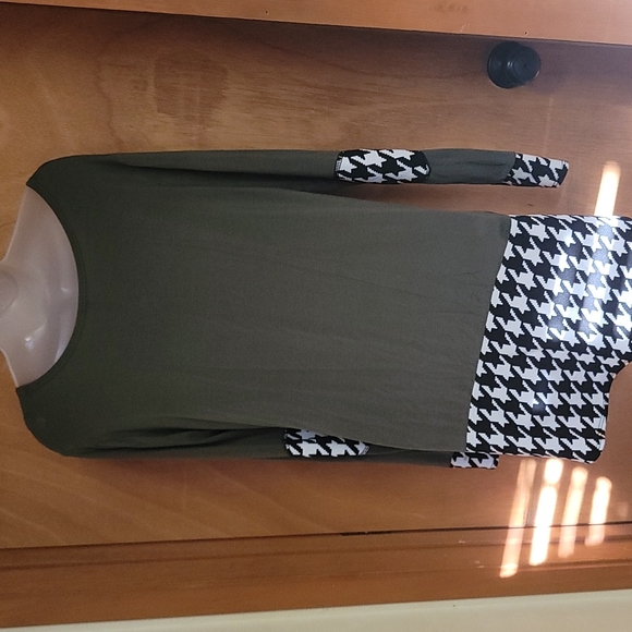 Ladies blouse - Picture 3 of 3